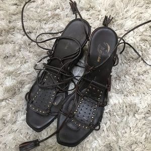 WEDGE SANDAL with wraparound leg tie